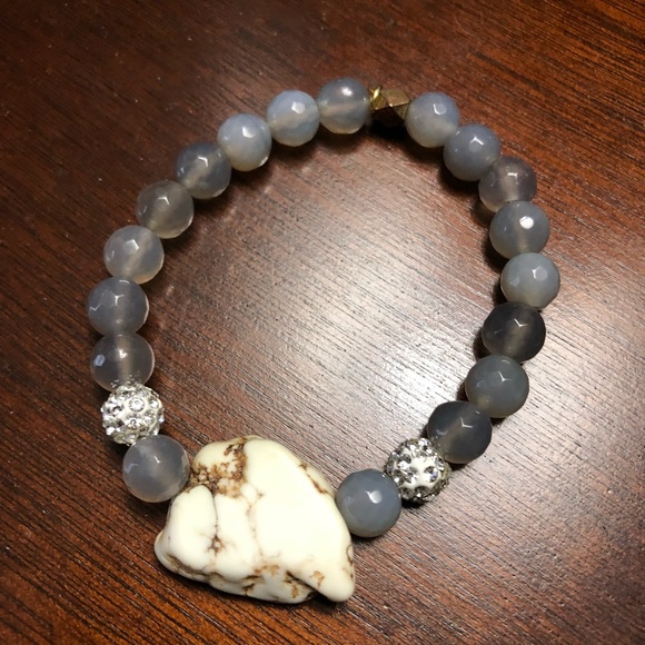 Bundle Of Two Stretch Bracelets - Picture 4 of 5